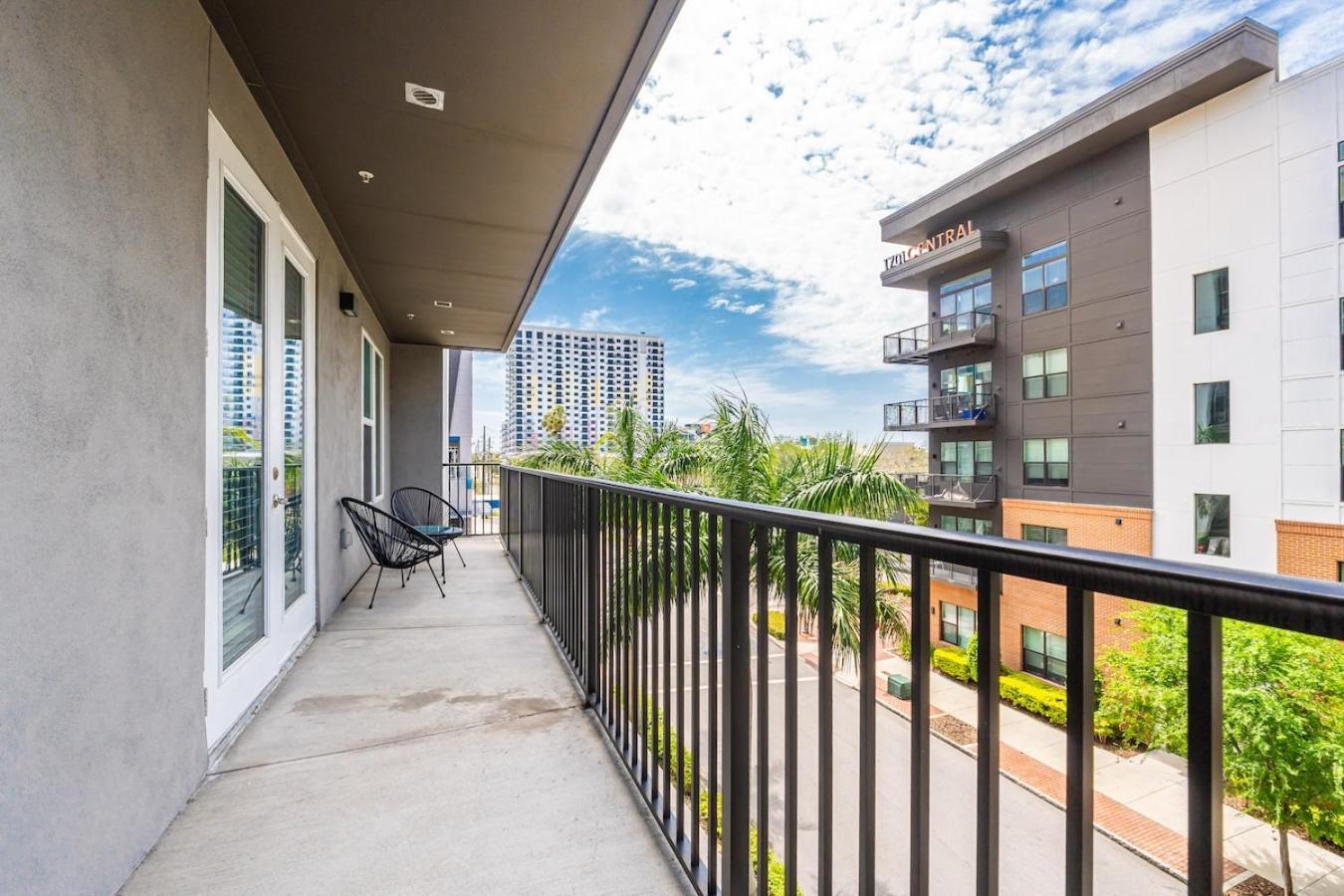 Tropicana Field 2 Bed In Dwtwn With Free Parking Lägenhet St. Petersburg Exteriör bild