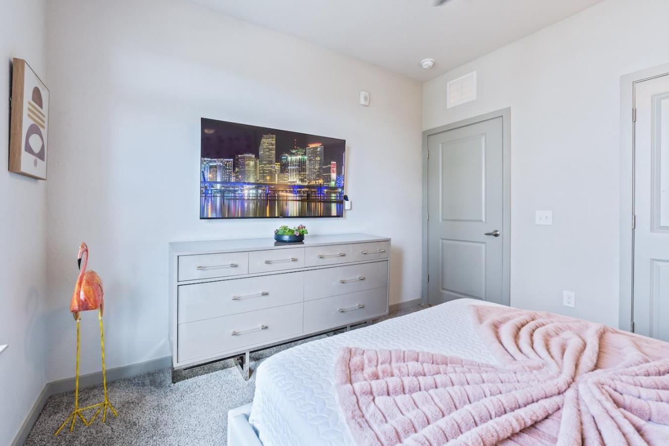 Tropicana Field 2 Bed In Dwtwn With Free Parking Lägenhet St. Petersburg Exteriör bild