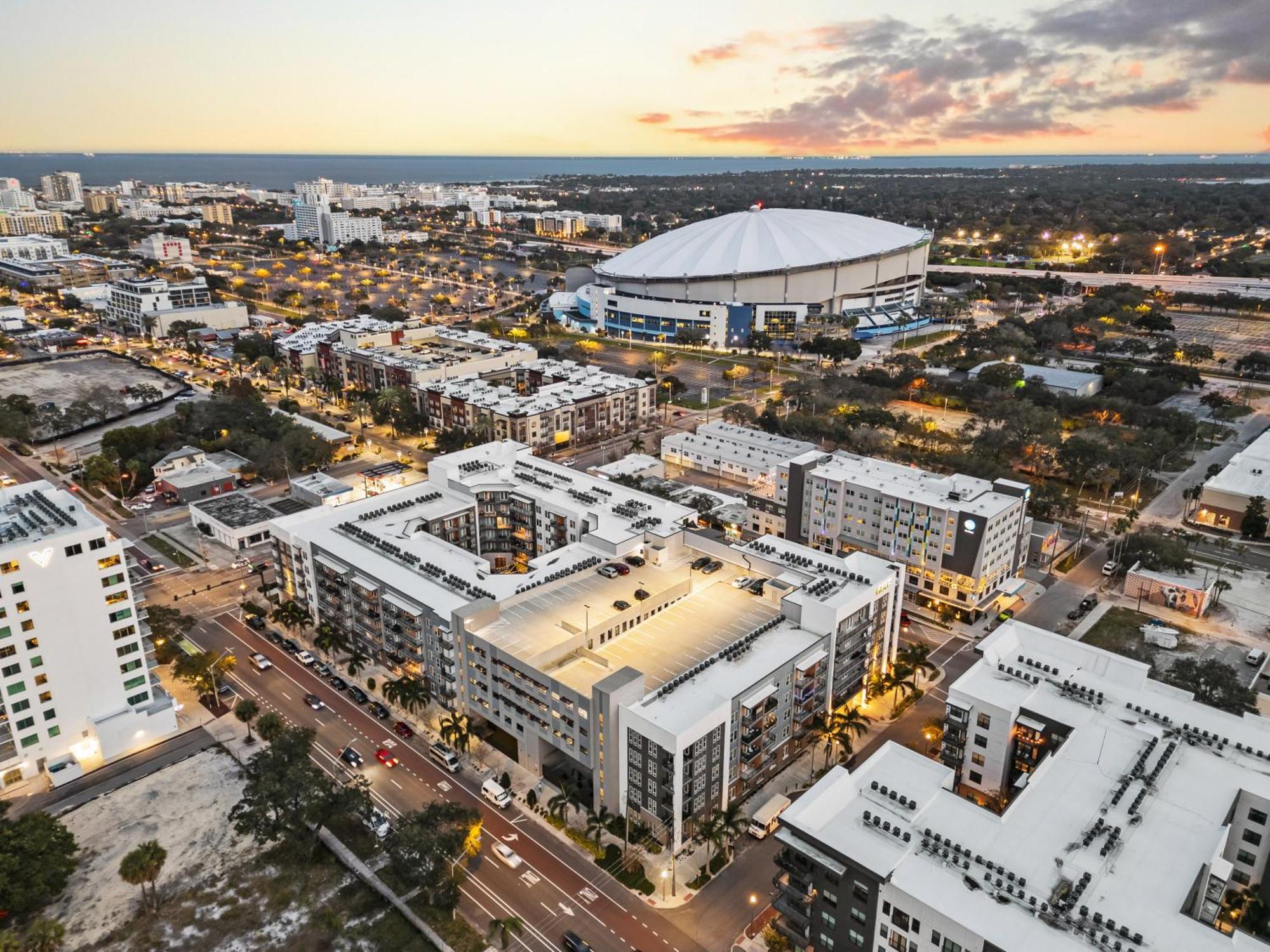 Tropicana Field 2 Bed In Dwtwn With Free Parking Lägenhet St. Petersburg Exteriör bild