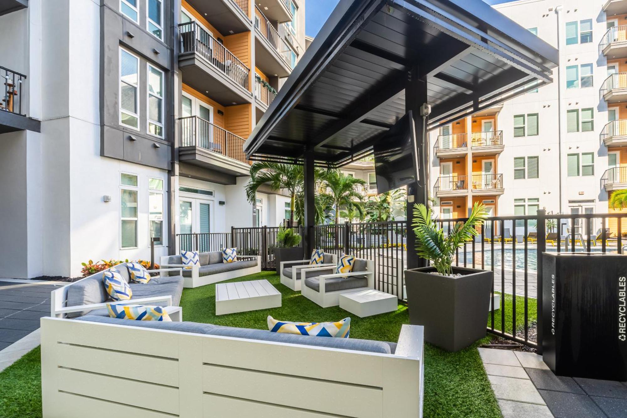 Tropicana Field 2 Bed In Dwtwn With Free Parking Lägenhet St. Petersburg Exteriör bild